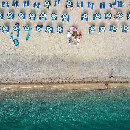 Club Esse Aquilia Beach Village Badolato Marina エクステリア 写真