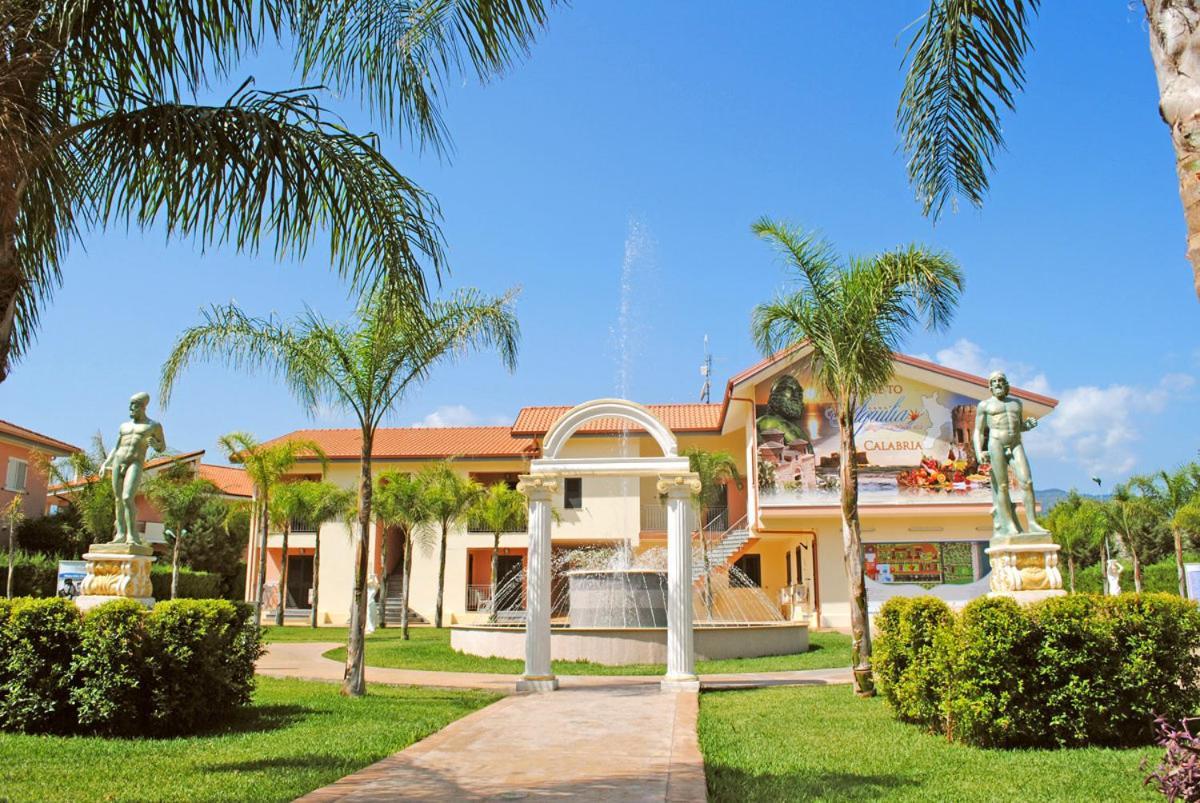 Club Esse Aquilia Beach Village Badolato Marina エクステリア 写真