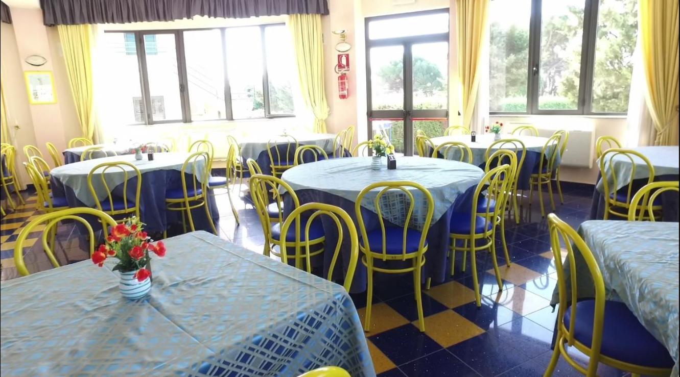 Club Esse Aquilia Beach Village Badolato Marina エクステリア 写真
